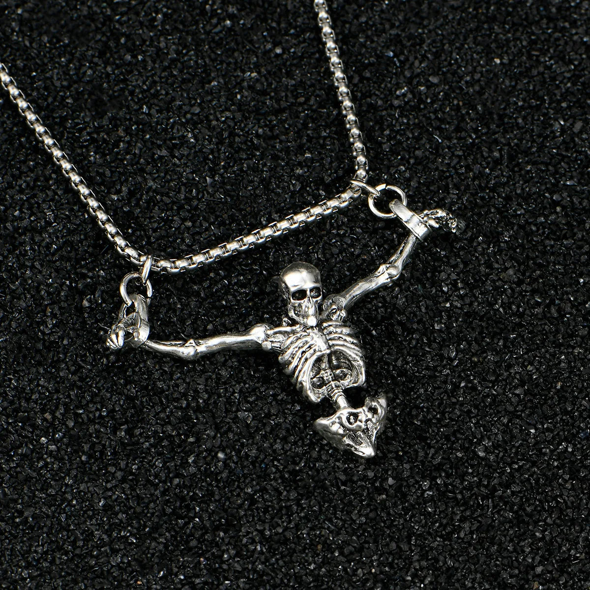 A Fashionable and Creative New Halloween Punk Style Skull Necklace Halloween Gift