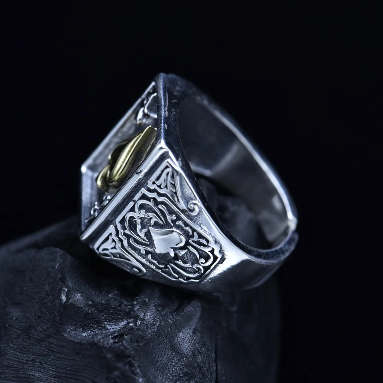 Retro Ace of Spades Ring